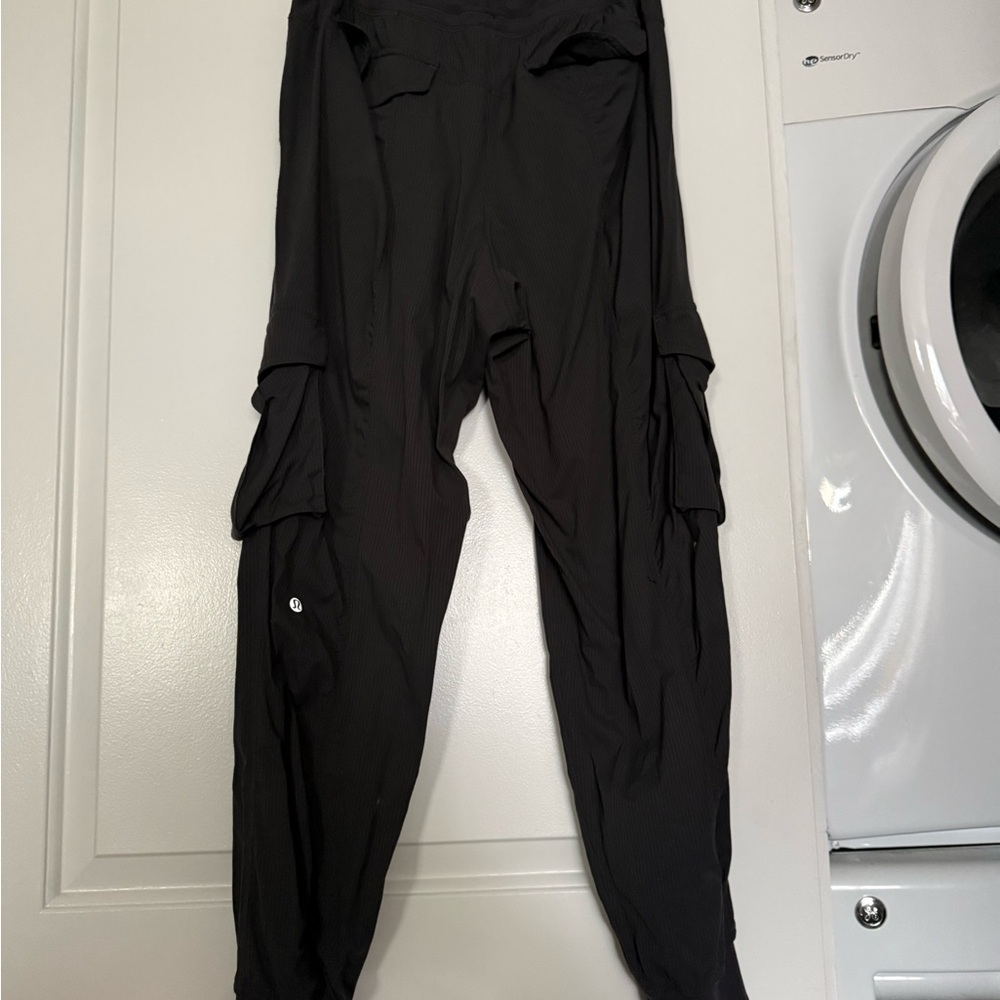 Lululemon Dance Studio Relaxed-Fit Mid-Rise Cargo Jogger
Graphite Grey - Picture 2 of 4